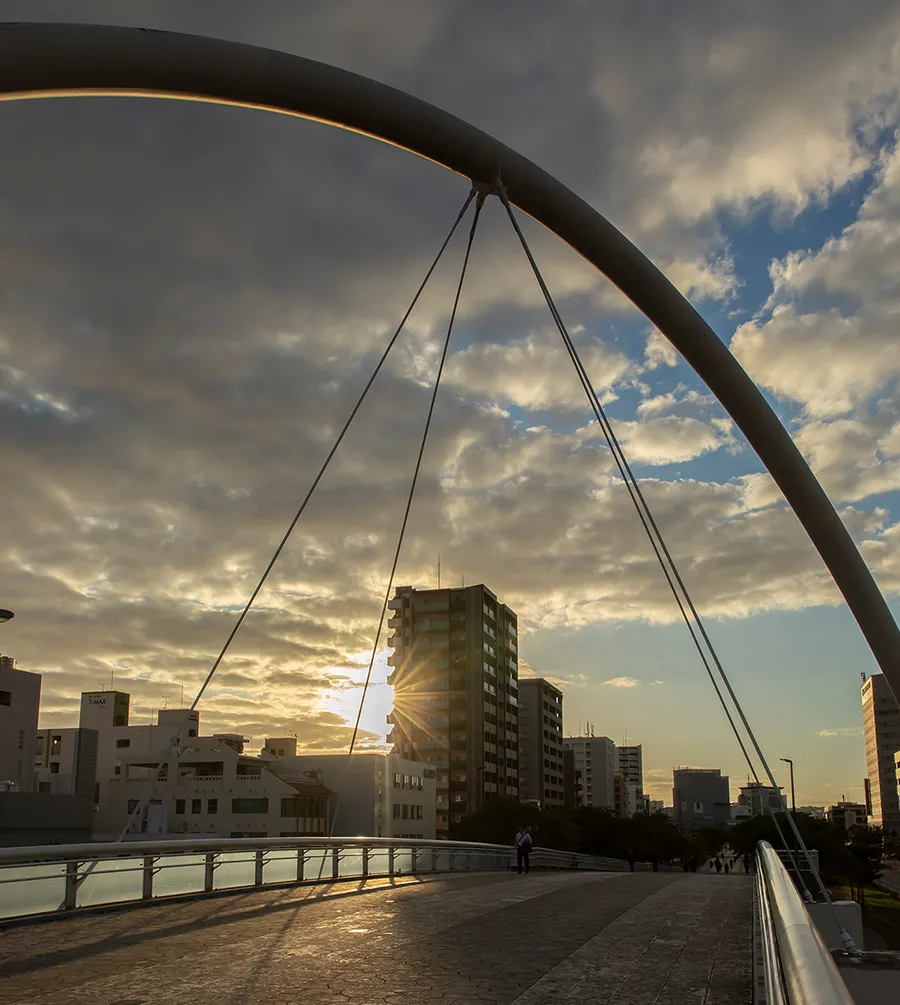 おもろ天空橋（新都心公園） / 徒歩2分（約120m）